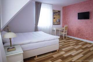 Отели типа «постель и завтрак» Polski Dom Rodziny Serce Сокулка Двухместный номер с 1 кроватью и собственной ванной комнатой-10